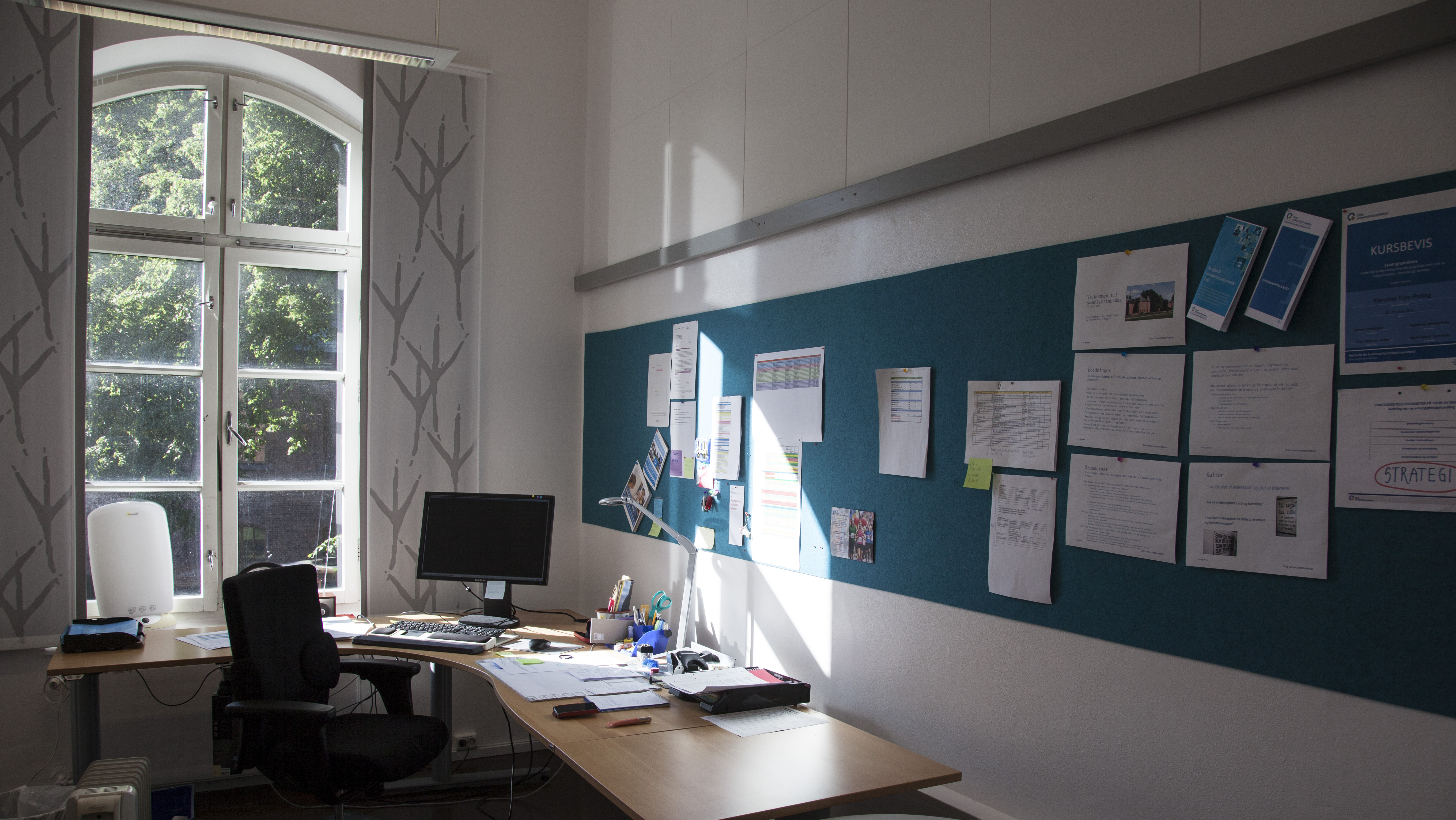 PinDot med filt som opslagstavle